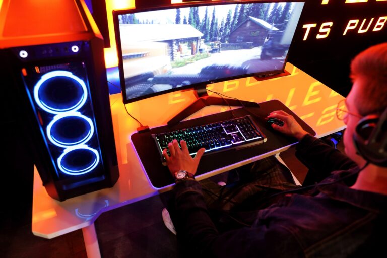 Recenzja gamingowego biurka Challenger Micota Gaming Store