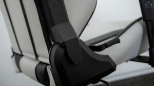 SPC Gear SR300
