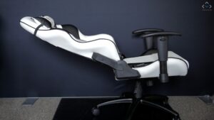 SPC Gear SR300