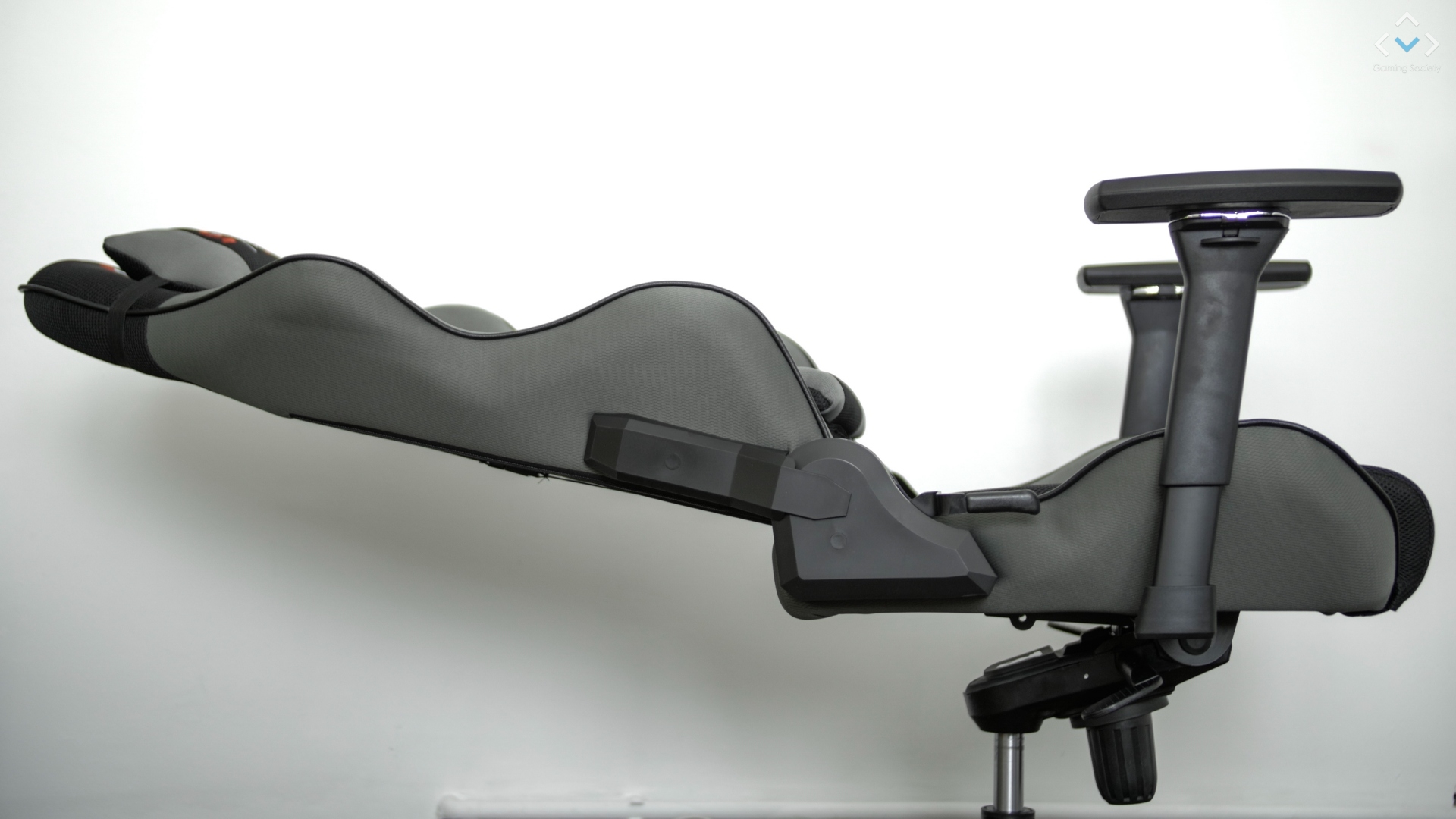 SPC Gear SR500
