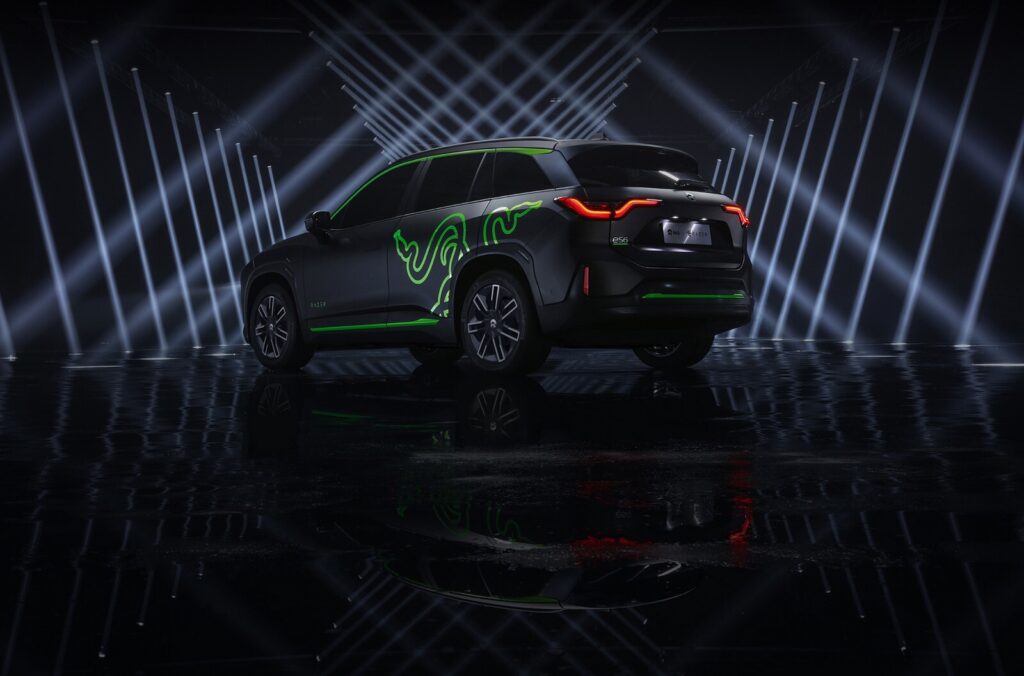 Razer inwestuje w motoryzację. Oto Razer NIO ES6