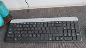 Logitech Slim Combo MK470