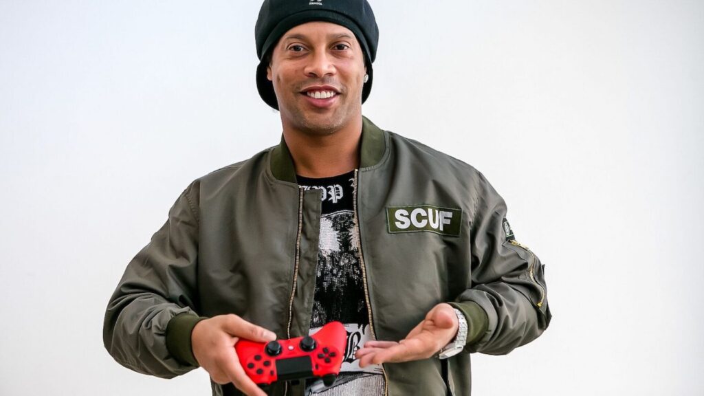 Ronaldinho buduje własną organizację esportową