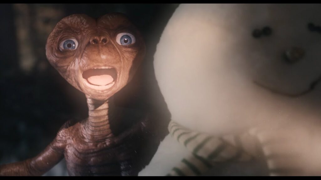 E.T. powrócił na Ziemię i znowu dzwoni do domu