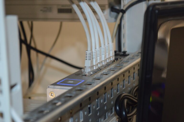 Iran blokuje dostęp do Internetu