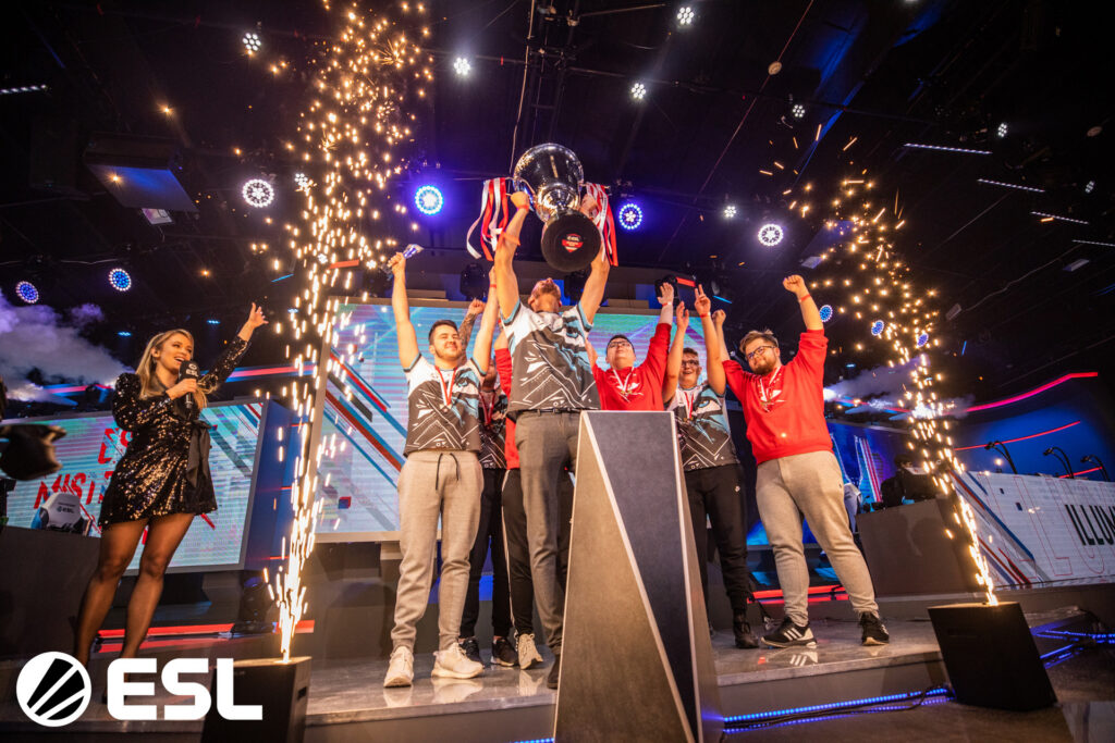 Illuminar Gaming z podwójną koroną ESL Mistrzostw Polski Jesień 2019