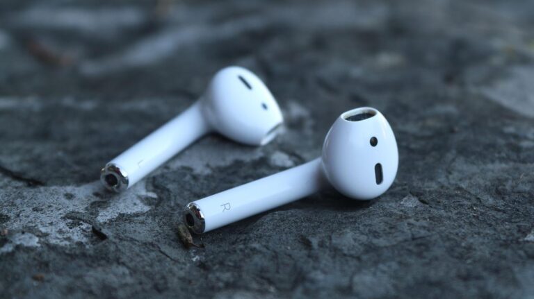 Apple już za miesiąc pokaże nową generację AirPodsów?