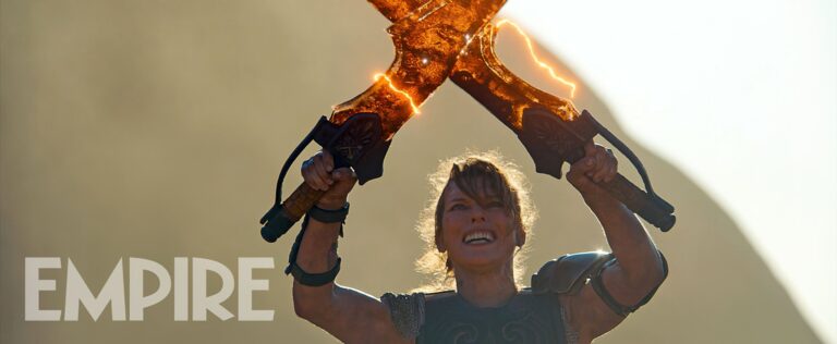 Monster Hunter: Dlaczego Milla Jovovich w filmie używa dwóch ostrzy?