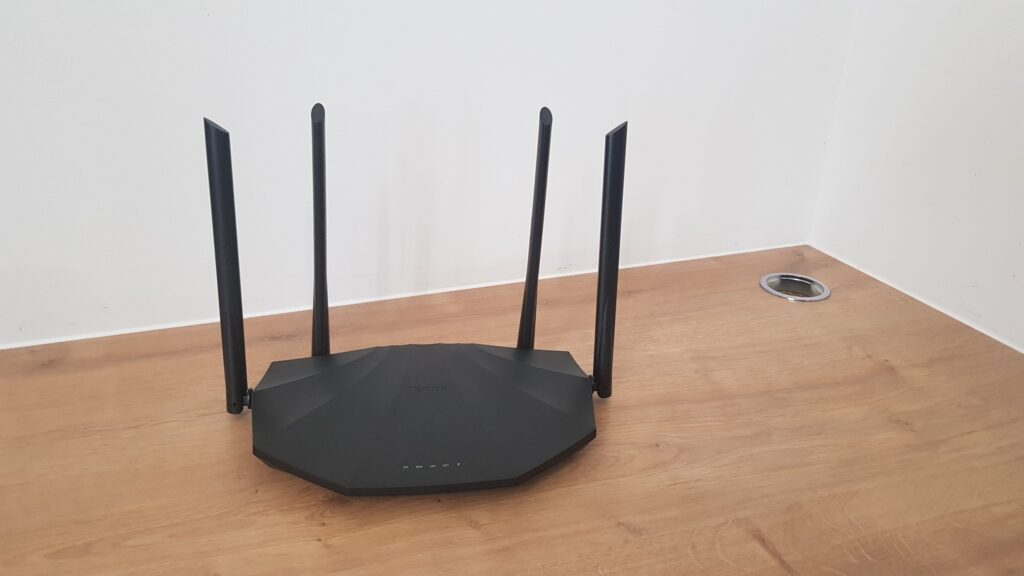 Tenda Router