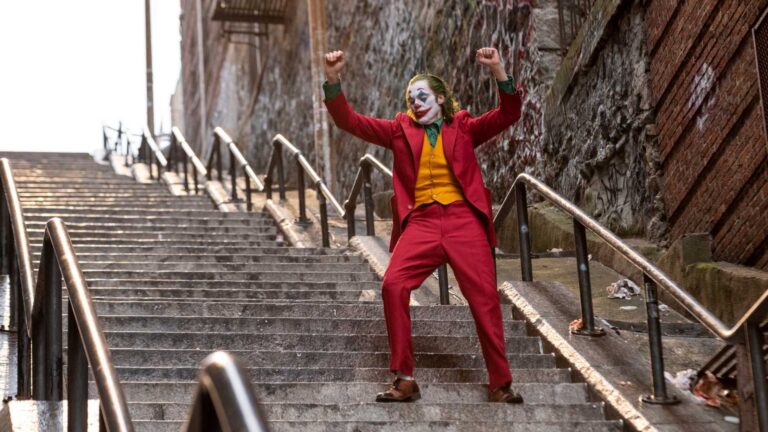 Joaquin Phoenix powróci jako Joker i to nie w jednym filmie