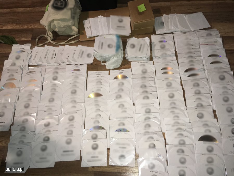 Policja złapała handlarza płytami DVD z nielegalnym softem