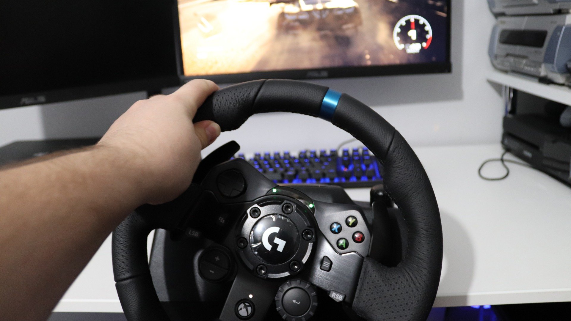 Logitech G923