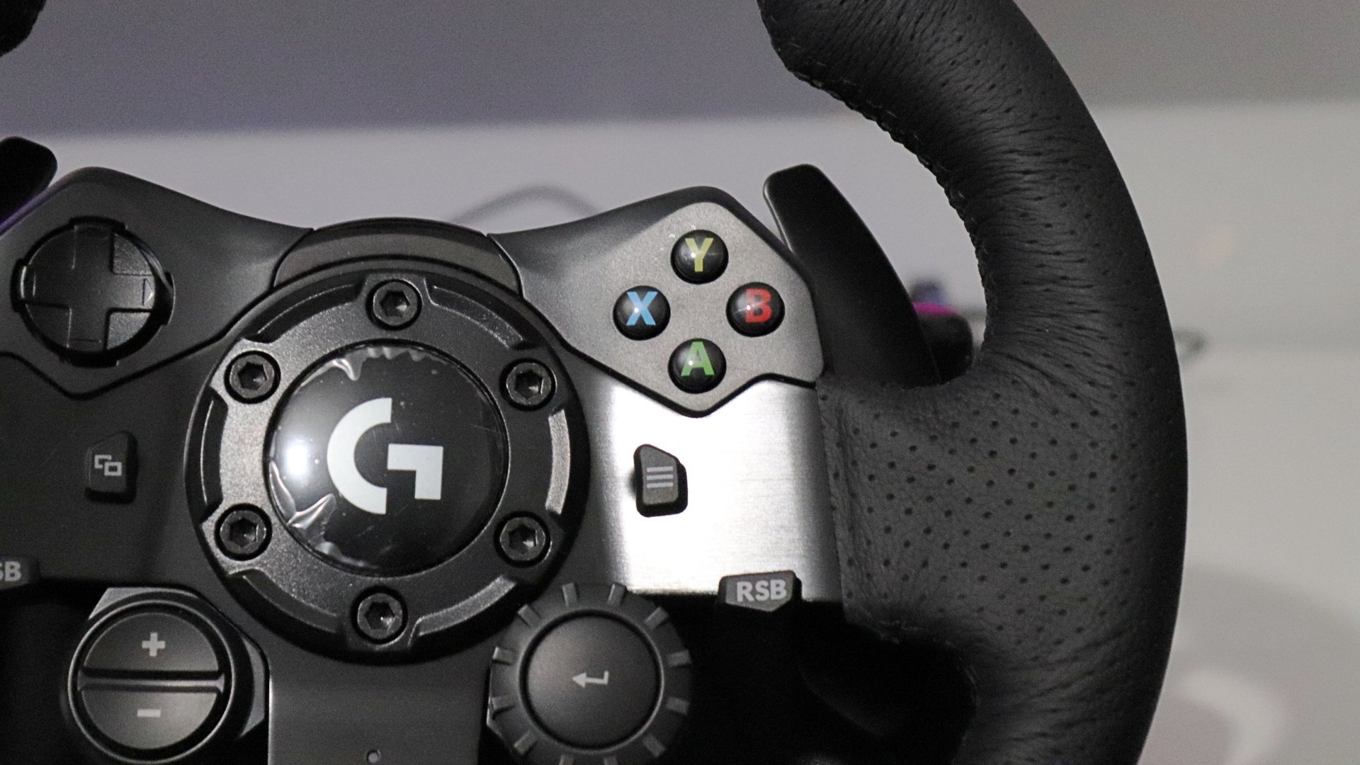 Logitech G923