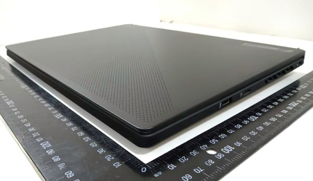 ASUS ROG Zephyrus M16 szesnastocalowy laptop dla graczy z ekranem 16:10