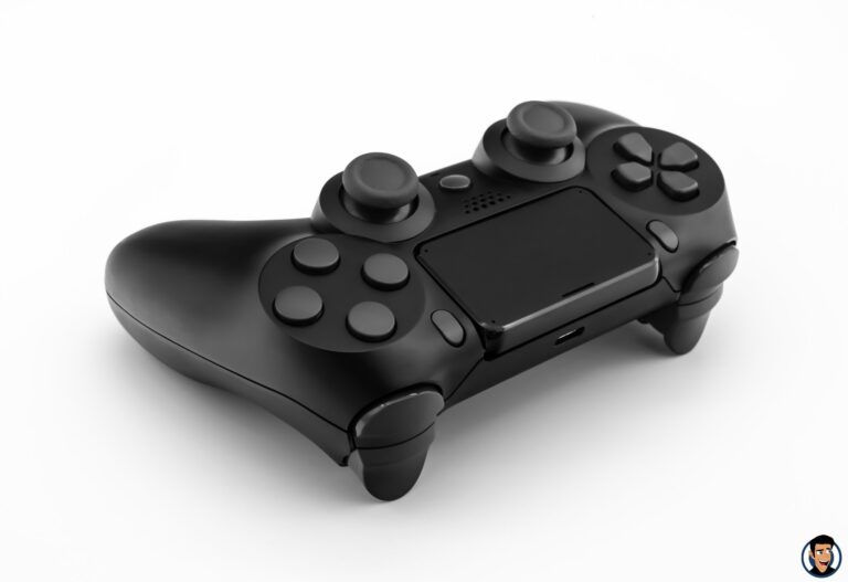 PS5 – do sieci trafiły zdjęcia pierwszej wersji DualSense