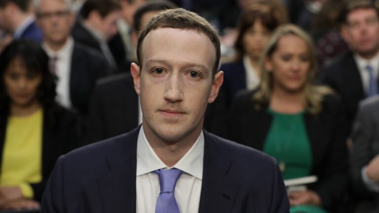 Facebook, Instagram i inne serwisy z potężną awarią. Czy to zasłona dymna kradzieży danych?