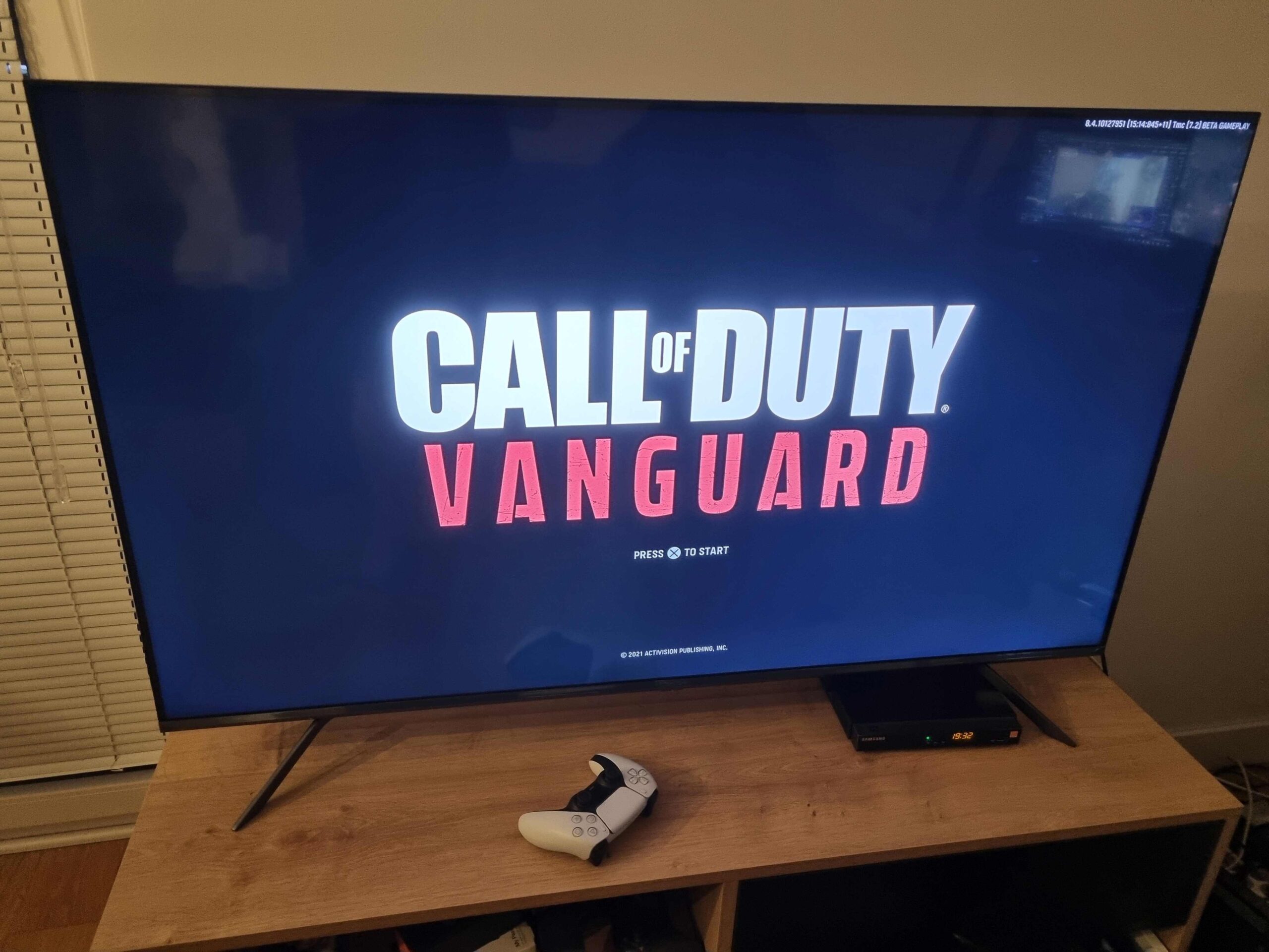 TCL C728