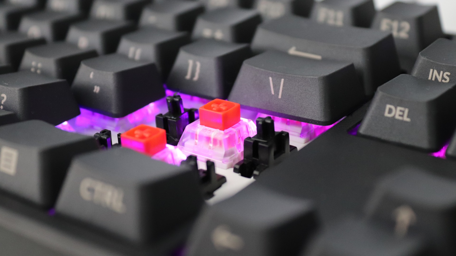 Dream Machines DreamKey Kailh BOX Red