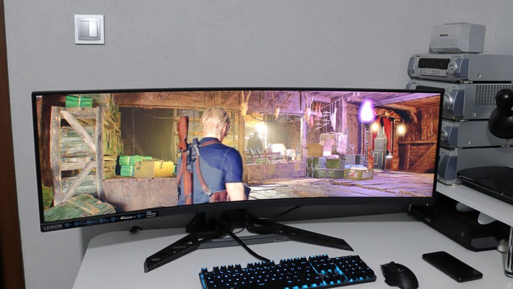 Recenzja monitora super ultrawide Lenovo Legion R45w-30