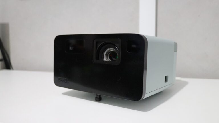 Epson EF-21 – projektor, który pokochasz [recenzja]