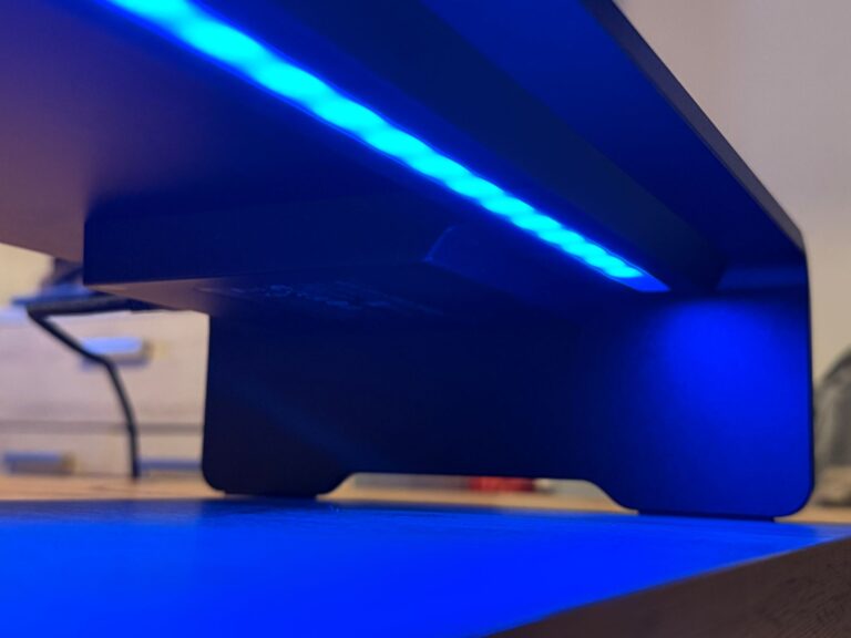 Razer Monitor Stand Chroma – recenzja świecącej podstawki
