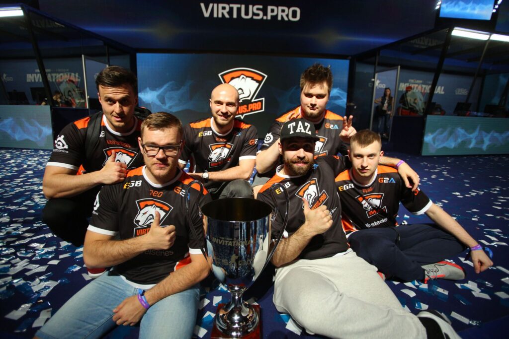 Virtus.pro wezmą udział w polskich eliminacjach do WESG 2017