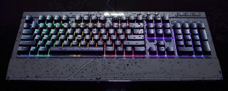 Corsair K68 RGB – klawiatura mechaniczna, która uwielbia pływać