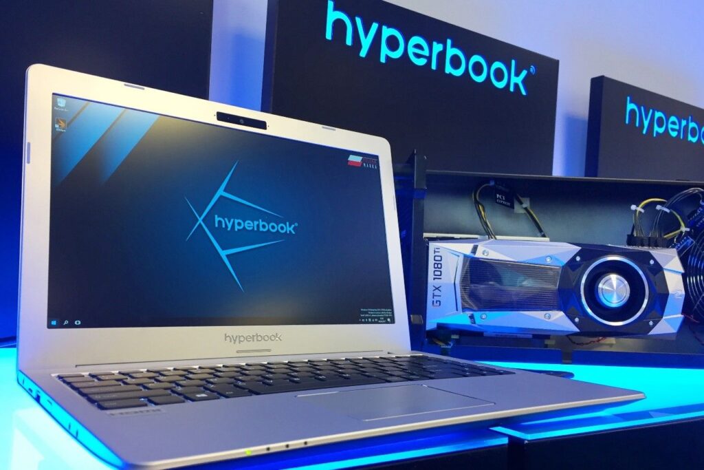 Hyperbook N13. Laptop biznesowy, na którym można pograć w Wiedźmina 3
