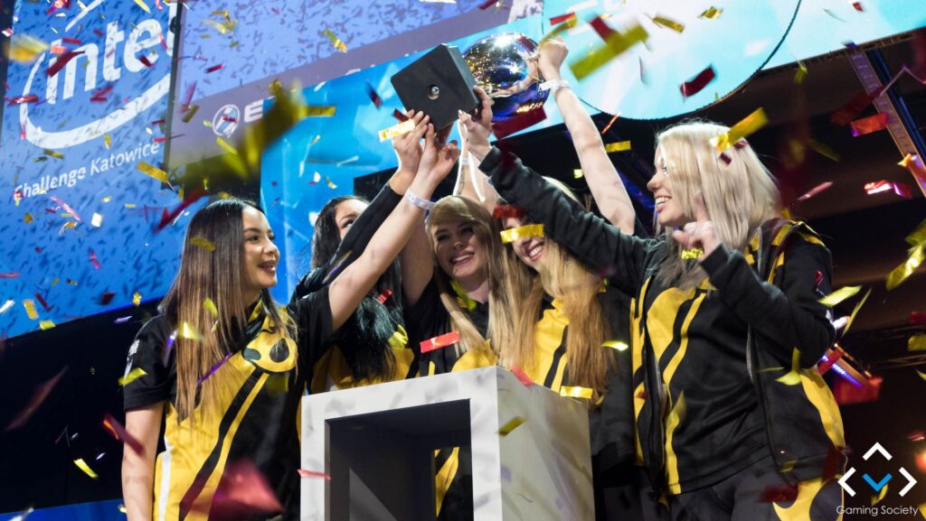 Zawodniczki Team Dignitas wygrywają finał Intel Challenge. Polka z drugim miejscem