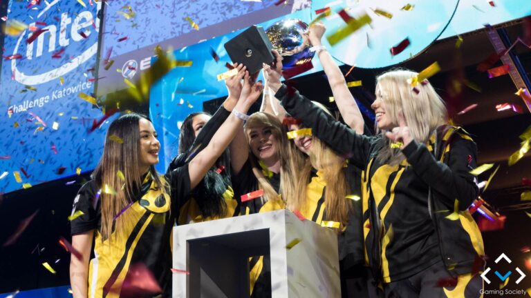 Zawodniczki Team Dignitas wygrywają finał Intel Challenge. Polka z drugim miejscem
