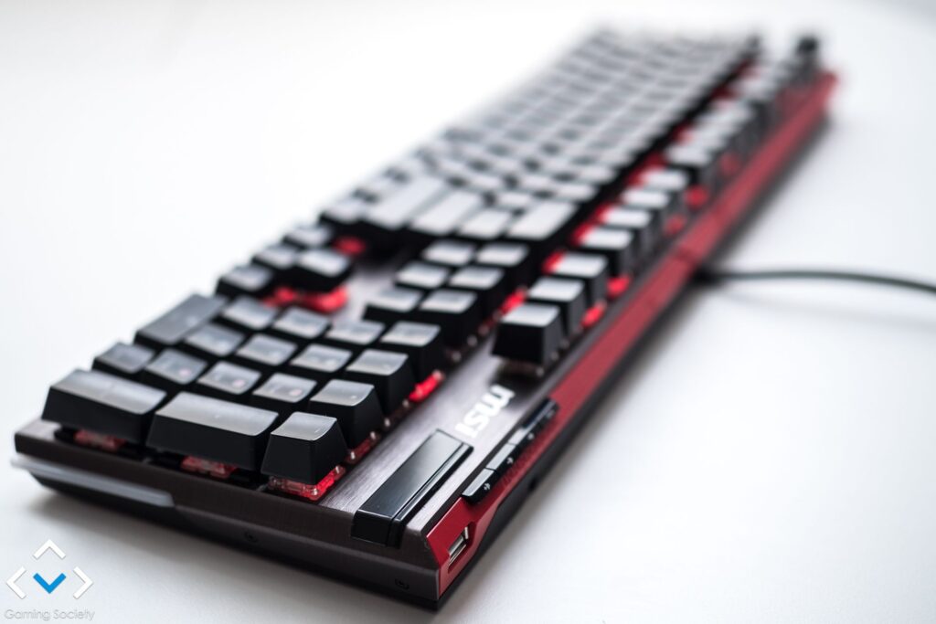 MSI Vigor GK80 – test pełnowymiarowej klawiatury mechanicznej z Cherry MX Red