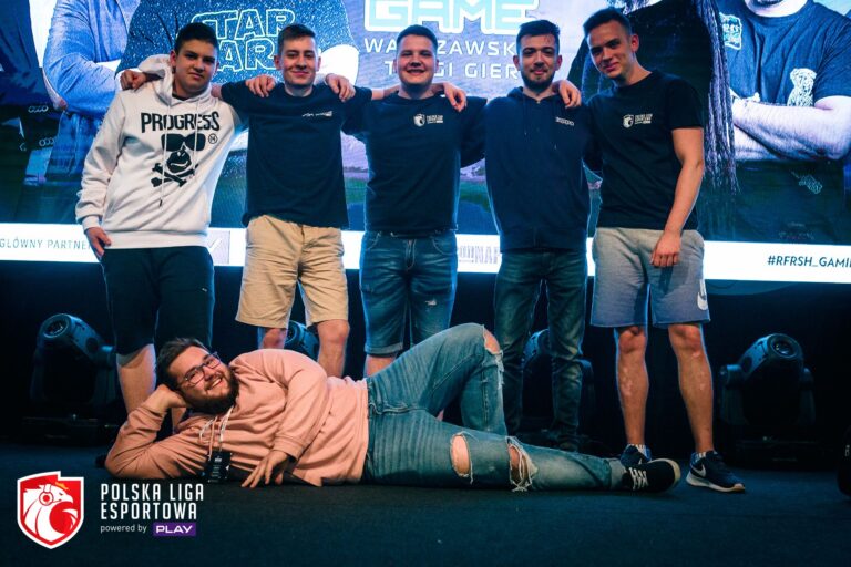Młodzi Esports o włos przed mistrzami Polski w tabeli PLE