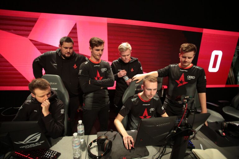 Znamy finalistów ESL Pro League S. 7. FaZe Clan na kolanach