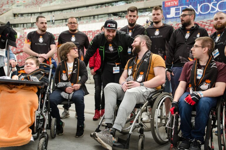 „Esport łączy a nie dzieli” – niepełnosprawni goścmi turnieju esportowego na Stadionie Narodowym
