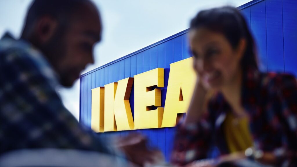 IKEA i ASUS stworzą meble dla graczy