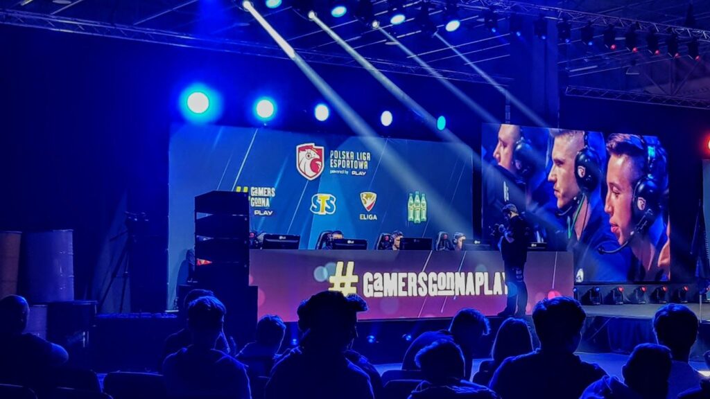 tomorrow.gg melduje się jako drugi finalista Polskiej Ligi Esportowej w turnieju CS:GO