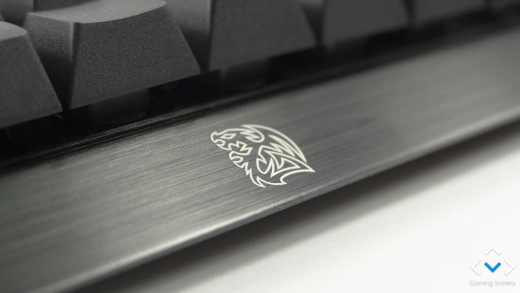 Tt Esports Challenger Edge – RGB i aluminium za rozsądną cenę