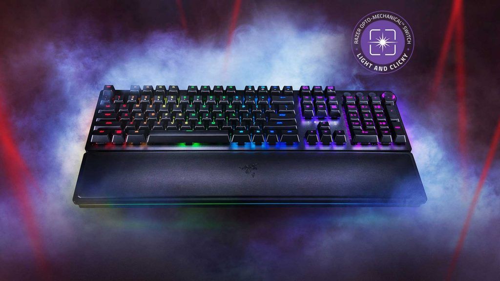 Razer Huntsman – gamingowy styl spotyka się z piekielnie szybkimi przełącznikami optyczno-mechanicznymi
