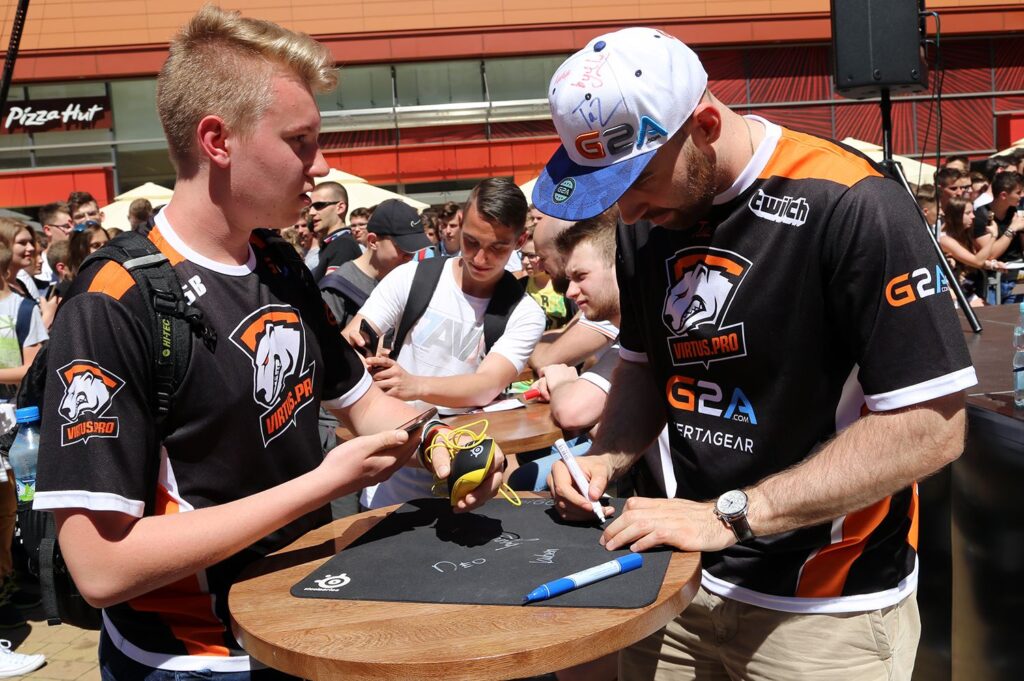 W Rzeszowie zakończył się sześciodniowy bootcamp z udziałem drużyn Virtus.pro i Natus Vincere