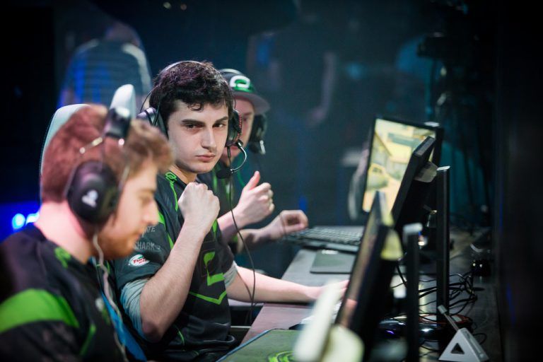 Mousesports wymienia zawodników. Mixwell i suNny za loWela i denisa?