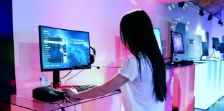 Relacja z premiery AOC. Pierwszy w Polsce 200 Hz monitor z HDR 1000 i współpraca z Porsche