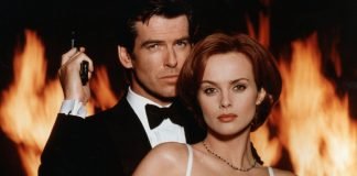 Ukończył pierwszy poziom strzelanki, grając na… pianinie GoldenEye na pianinie