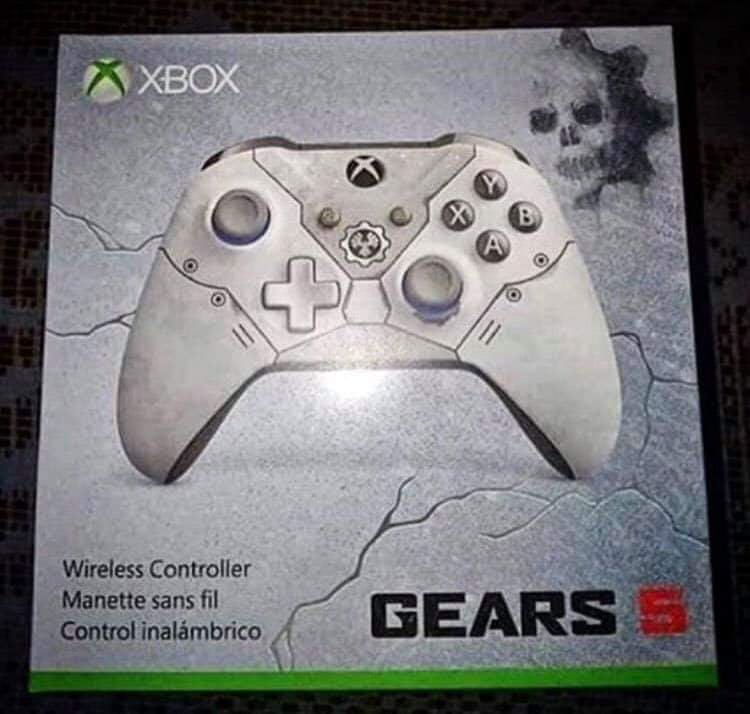Gears 5 Xbox One X Pad