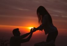 Oświadczył się procesorem, kartą graficzną i płytą główną. Powiedziała „tak” Oświadczył się procesorem i kartą graficzną