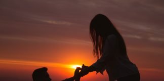 Oświadczył się procesorem, kartą graficzną i płytą główną. Powiedziała „tak” Oświadczył się procesorem i kartą graficzną