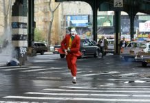 Reżyser Jokera na filmie ma zarobić blisko 100 milionów dolarów Joker