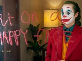 Czy filmowy Joker i Batman Pattinsona się spotkają? Reżyser odpowiada Joker Joaquin Phoenix