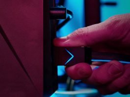 Świecący kabel HDMI za 1000 złotych!?