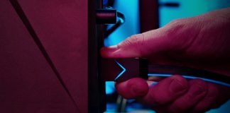 Świecący kabel HDMI za 1000 złotych!?