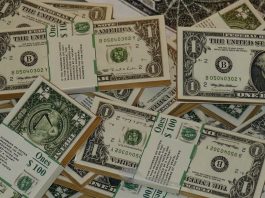 Wydał 1,4 mln dolarów na postać w grze. Kolega sprzedał ją za 552 dolary